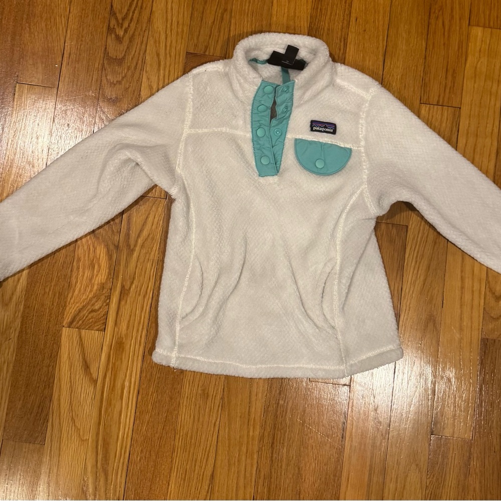 Patagonia Girls Re-Tool Snap T fleece jacket.